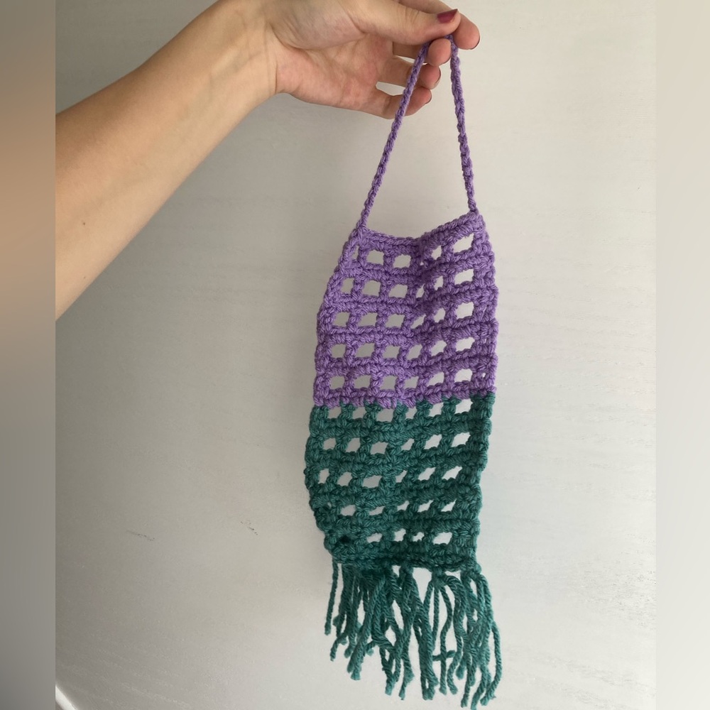 Two-toned jewelry hanger